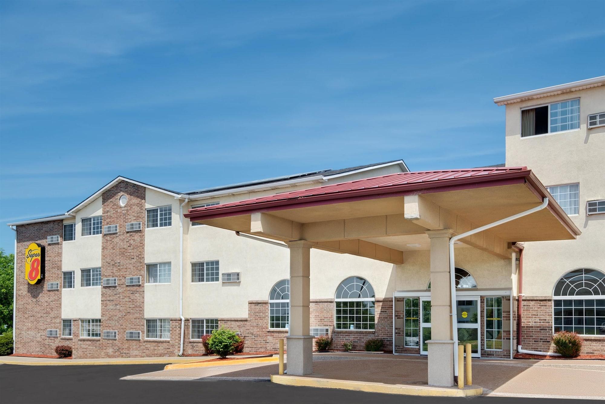 Super 8 by Wyndham Kansas City Bagian luar foto