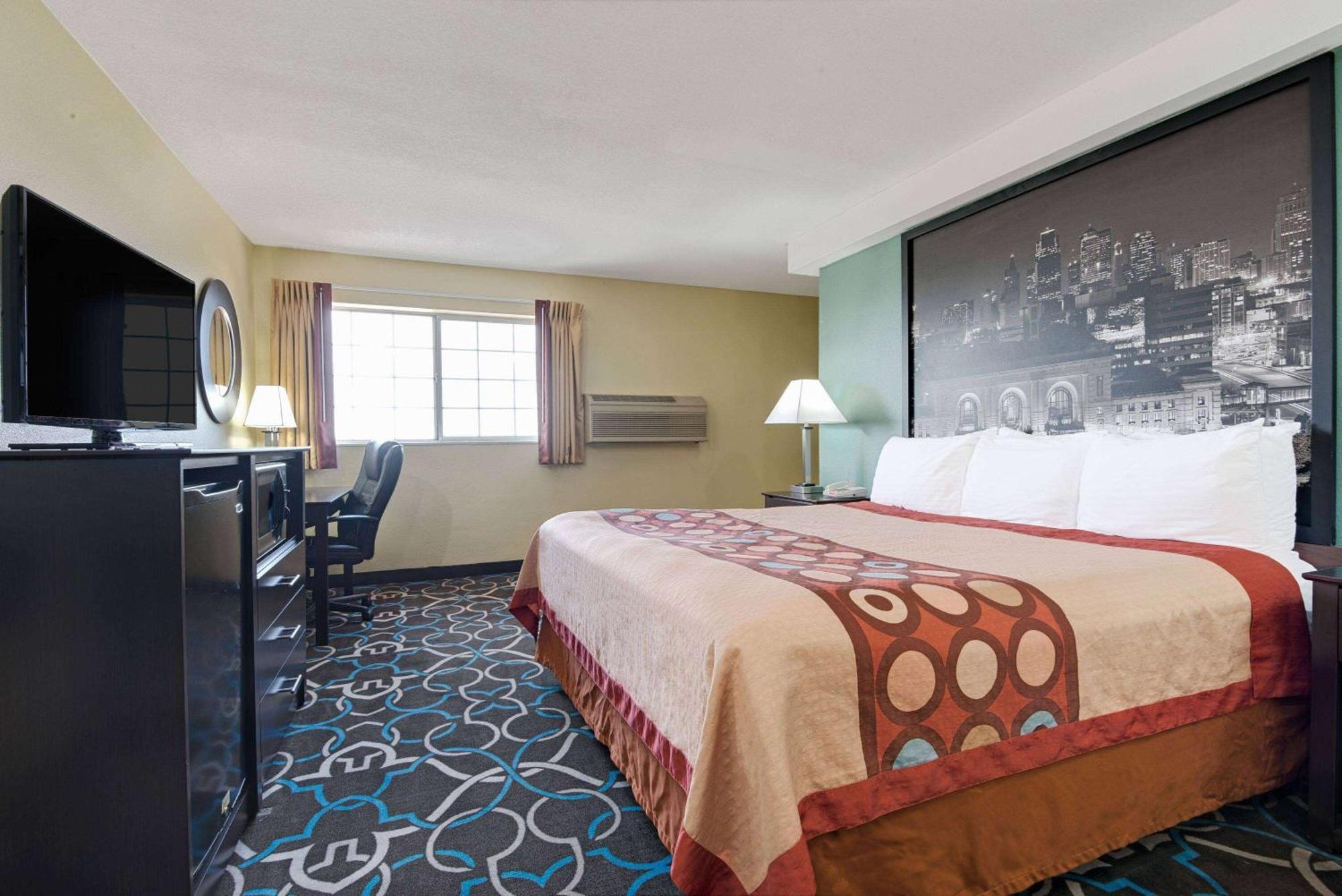 Super 8 by Wyndham Kansas City Bagian luar foto