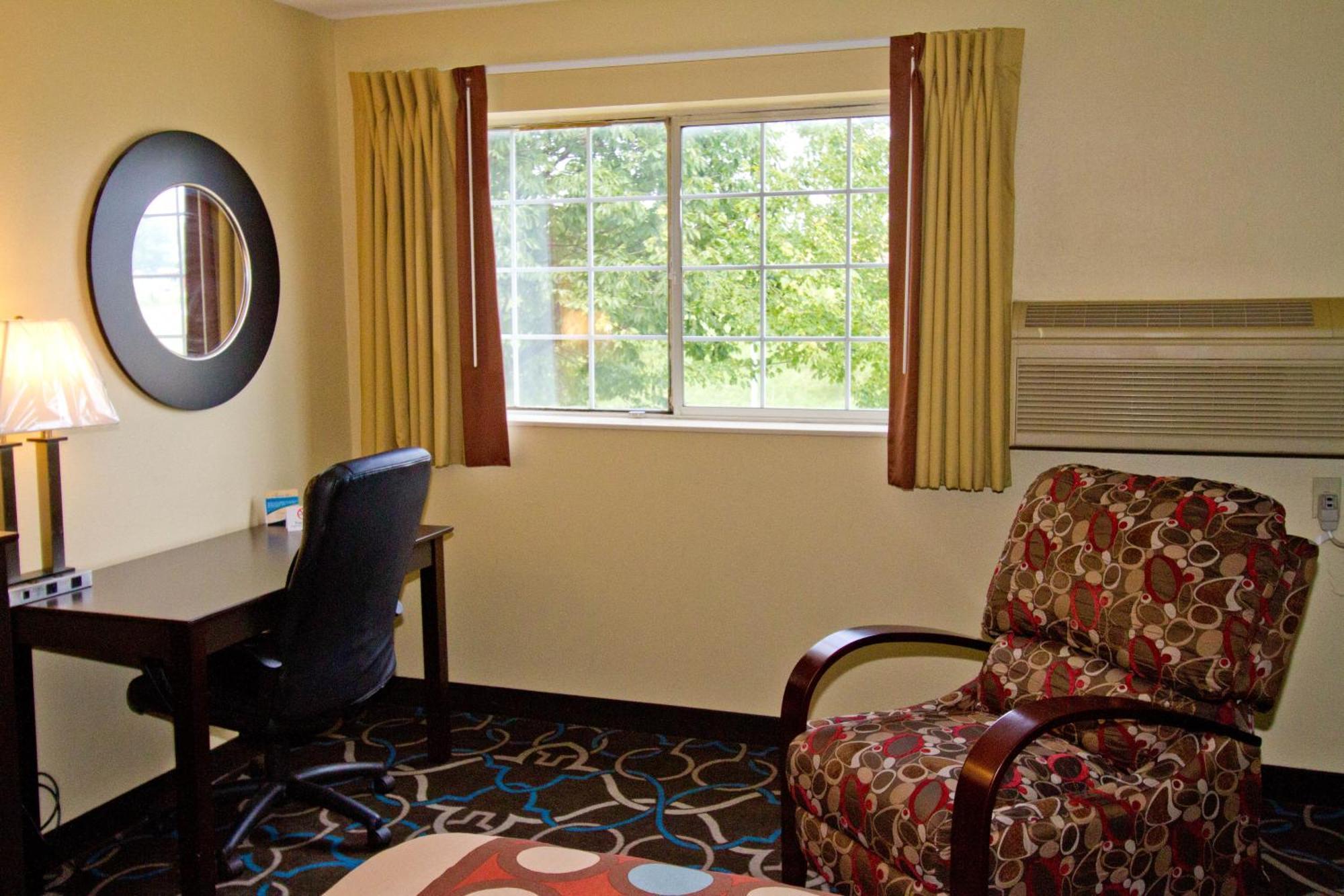 Super 8 by Wyndham Kansas City Bagian luar foto
