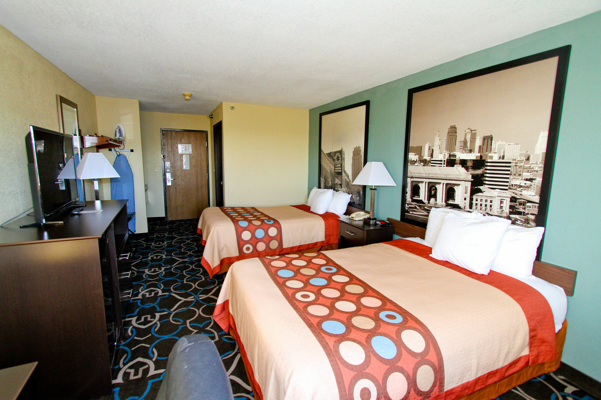 Super 8 by Wyndham Kansas City Bagian luar foto